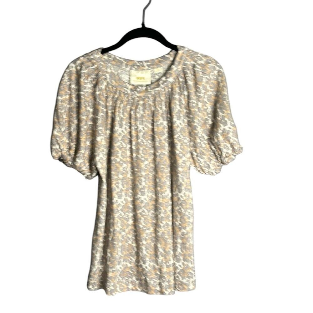 Maeve Gray Leopard Short Puff Sleeve Top Round Neckline Small